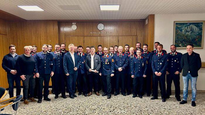 Viele der Kameraden der FF Rattendorf waren bei der Gemeinderatssitzung am Donnerstag dabei