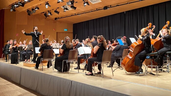 Musiker auf einer Bühne
