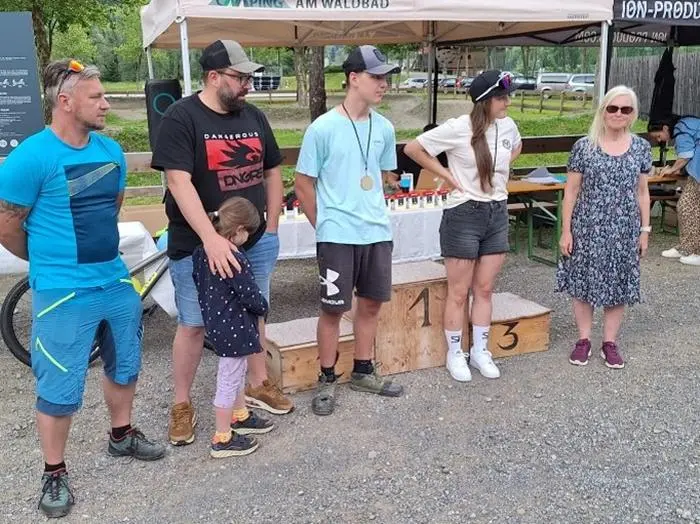 Die Tagessieger Selma Britz und Pascal Zmölnig mit Rene Stauder, Stefano Boschelli und Susanne Mayer