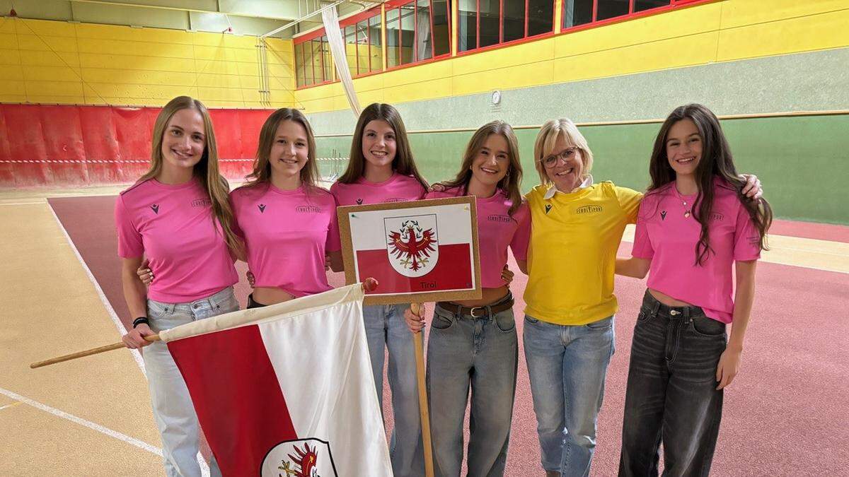 Das Mädchen-Team des BORG Lienz: Julia Heregger, Elena Webhofer, Laura Weingartner, Carina Kollreider, Betreuerin Ursula Gasser und Lorena Kollreider