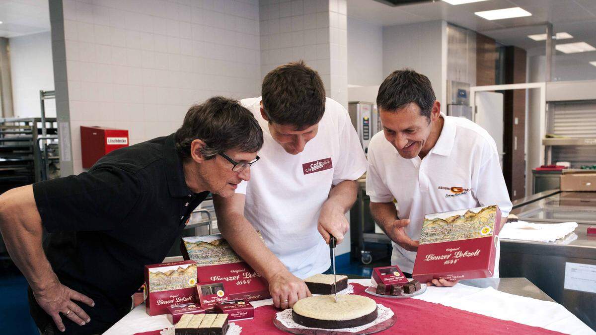 Peter Lusser (Konditorei Glanzl), Ernst Joast (Bäckerei Joast) und Werner Gruber (Bäckerei Gruber) bieten die Lebkuchenspezialität an