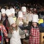 Sichtlichen Spaß hatten die Schüler beim Lied „In der Weihnachtsbäckerei“ 