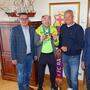 Sportstadtrat Christoph Staudacher, Markus Oberwinkler, Bürgermeister Gerhard Köfer und Manfred Oberwinkler 