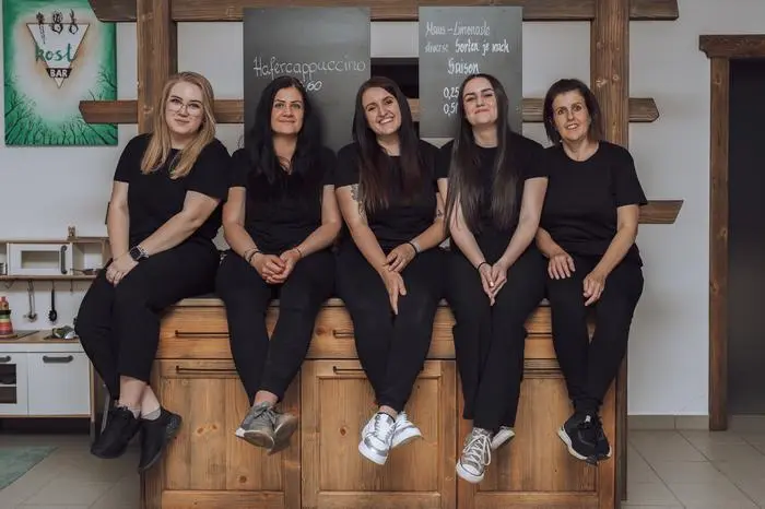 Das Kostbar-Team: Lena Granig, Sabrina Zeiner, Chefin Irina Kanzian, Marie und Susanne Kranabether