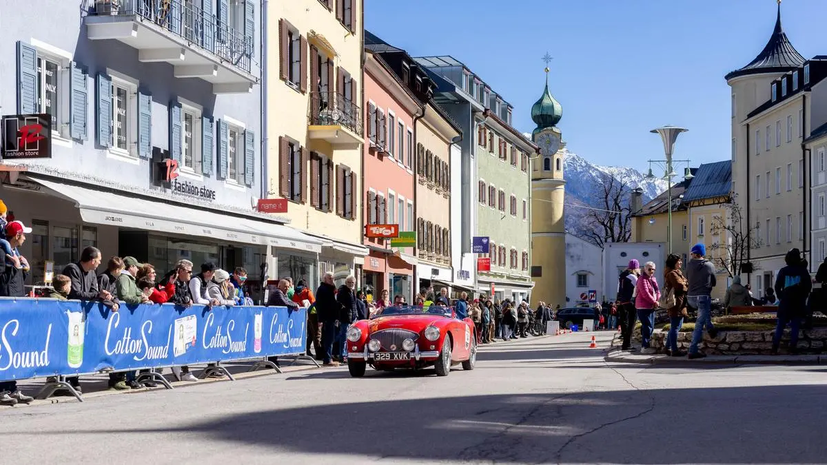 11.03.2023, Oesterreich, Lienz, Hauptplatz, WinteRace 2023, Im Bild Teilnehmer der WinteRace Rundfahrt mit Zwischenstopp in Lienz - Brunner Images 2023, Foto: Brunner Images / Brunner Philipp