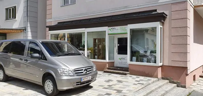 Im  Bestattungsunternehmen Mörtl in Kötschach-Mauthen können sich Angehörige über verschiedene Arten der Beisetzung informieren