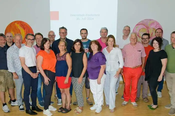 Unternehmer wollen „Kümmerer“ für bessere Koordination in der Innenstadt: Ende Juli lud 
die Wirtschaftskammer zu einer Maßnahmenkonferenz, um die „Belebung der Spittaler Innenstadt“ zu diskutieren. Gemeinsam mit Unternehmern wurden Maßnahmen erarbeitet, um Leerständen entgegenzuwirken.