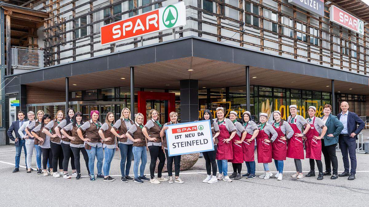 Das Team rund um Filialleiterin Rebecca Schwager starte im neuen Spar-Markt durch