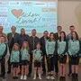 Funktionäre des Radclubs Gmünd, Mitglieder sowie Unterstützer und Sponsoren bei der Einkleidungsfeier in der Lodronschen Reitschule