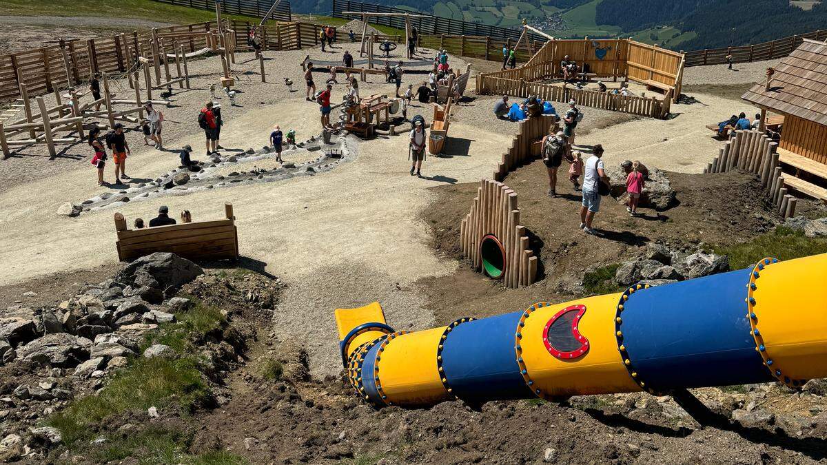 Der Almspielplatz, der von der Bergstation des Ainecks aus erreichbar ist, wurde vor Kurzem eröffnet