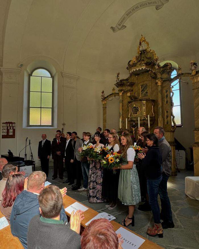 Die teilnehmenden Künstler in der evangelischen Kirche in Eisentratten