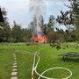 In Spittal standen eine Gartenhütte und eine Garage in Vollbrand