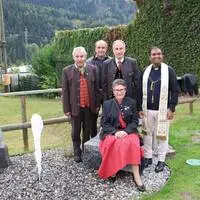 Gerhard Wultsch, Klaus Steinwender, Stefan Schupfer und Jyothi Ramesh; vorne Herma Hartweger