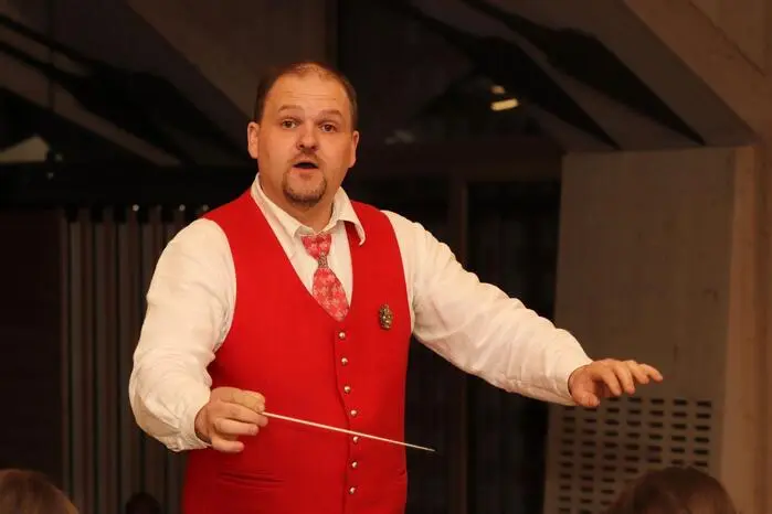 Kapellmeister Anton Thaler .