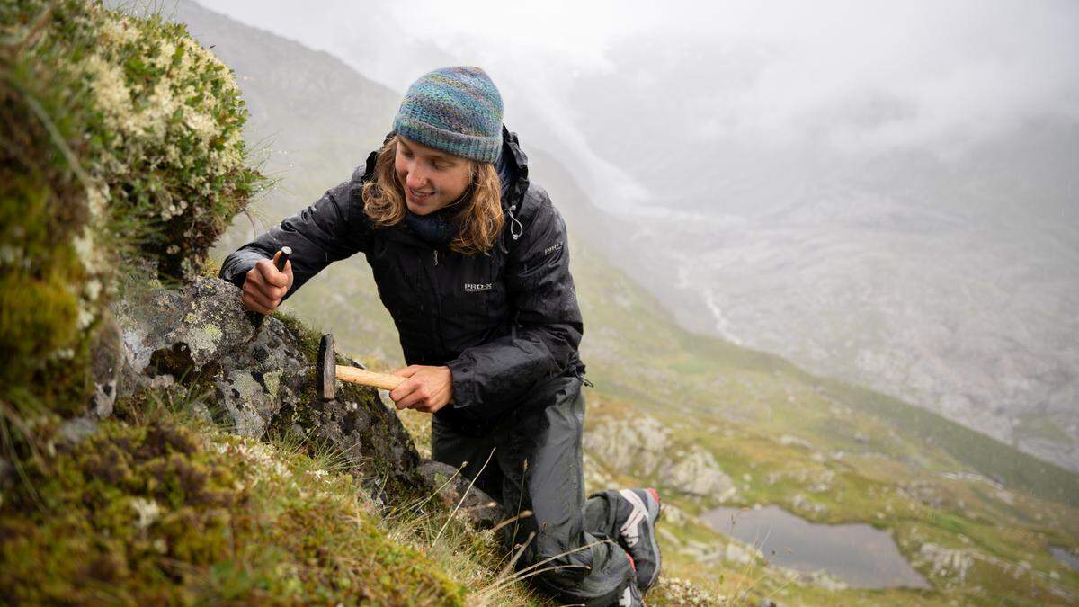 Jana Girstmaier untersucht die sogenannte „Lecanora polytropa“