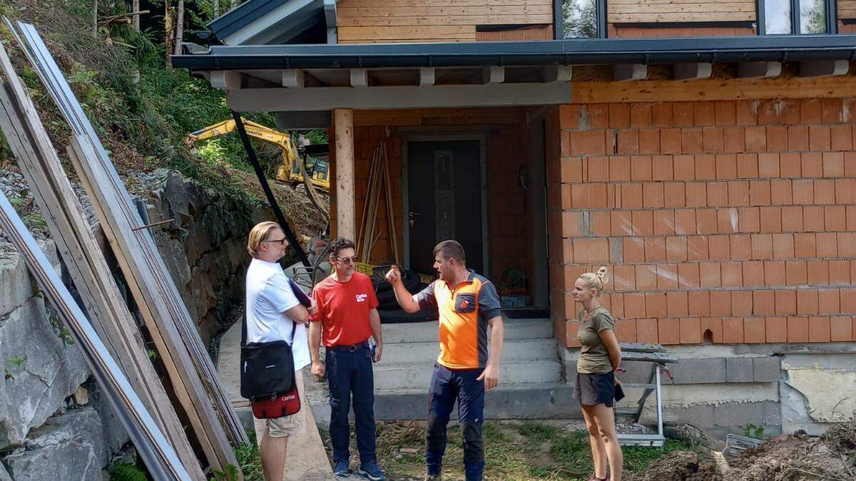 Caritas-Direktor Ernst Sandriesser stattete den Baldramsdorfern einen Besuch ab