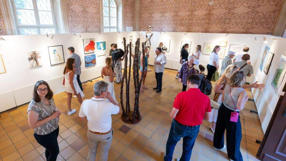 Zahlreiche Besucher kamen diesen Sommer, um die Ausstellungen zu sehen