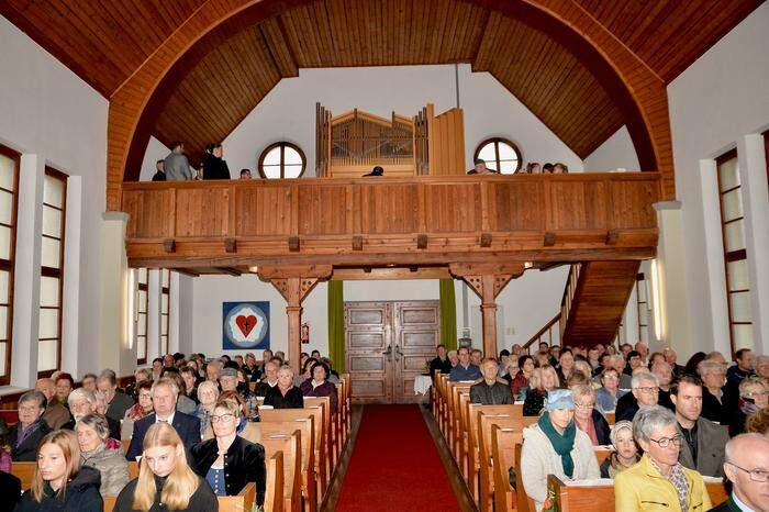 Zahlreiche Gläubige feierten die Segnung der neuen Orgel mit