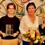 Die Bachmann Junior Preisträger 2024 Philipp Pecoraro und Lea Ogris mit Bewerbspräsidentin Irmgard Janschitz (Mitte)