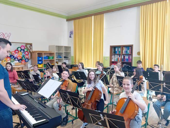 Das Schulorchester wird das Musical umrahmen