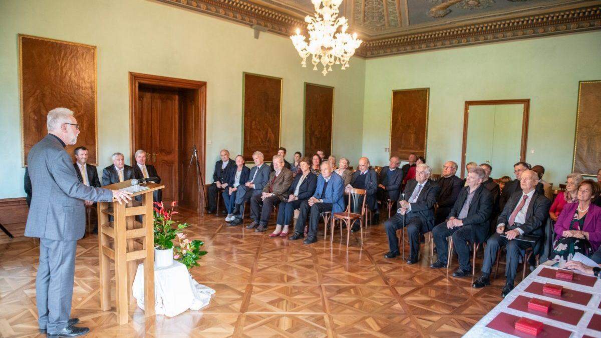 Im Rahmen einer Feier im Bischofshaus in Klagenfurt wurden die Frauen und Männer ausgezeichnet