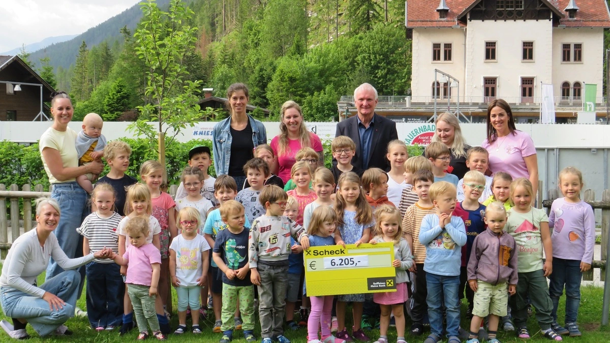 Große Freude bei der Spendenübergabe
