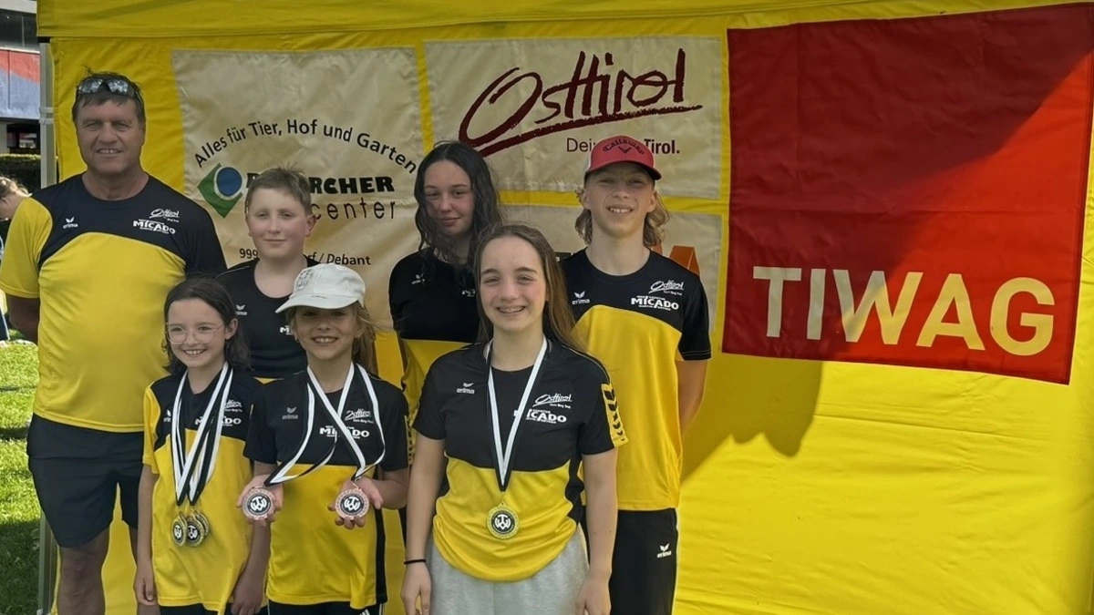 Die Athleten beim ersten Wettkampftag: Pepi Mair, Julia Salcher, Paul Senfter, Valeria Wurnitsch, Lena Panzl, Anna Nemmert und Julius Luneschnig