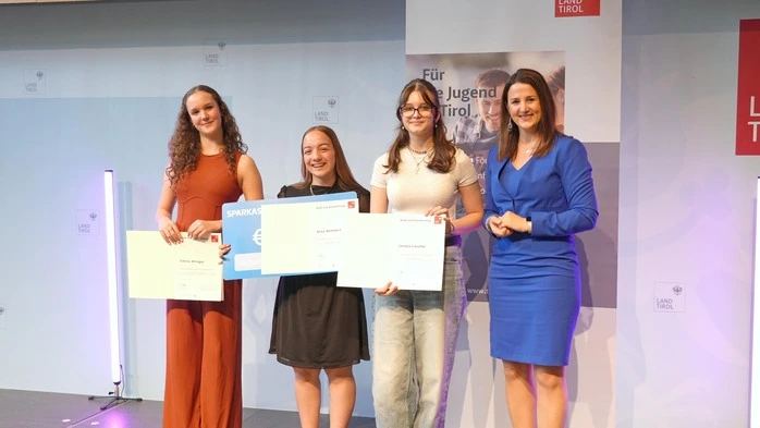 Kategorie „Klassische Rede/8. Schulstufe“: Emilia Allinger, Anna Nemmert, Lorena Laucher und Astrid Mair