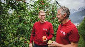Friedl Webhofer und Sohn Michael gehören fünf Hekar Obstgärten