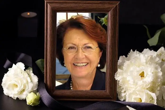 Seniorchefin des Hotels Ronacher schloss für immer die Augen: Seit 1963 lenkte Helga Ronacher gemeinsam mit ihrem Mann die Geschicke im gleichnamigen Bad Kleinkirchheimer Hotel und war dort bis zum Schluss aktiv. Sie verstarb am 14. November. Ihren Mitarbeitern und ihrer Familie wird sie als „gute Seele des Hauses“ in Erinnerung bleiben.