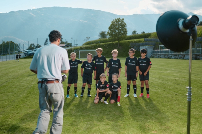 Vor der Kamera fühlten sich die jungen Fußballer sichtlich wohl