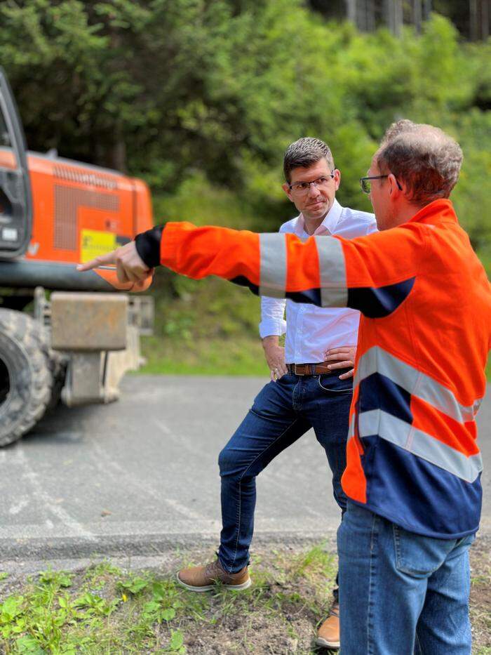 Straßenbaureferent Martin Gruber und Reinhard Schell vom Straßenbauamt Spittal