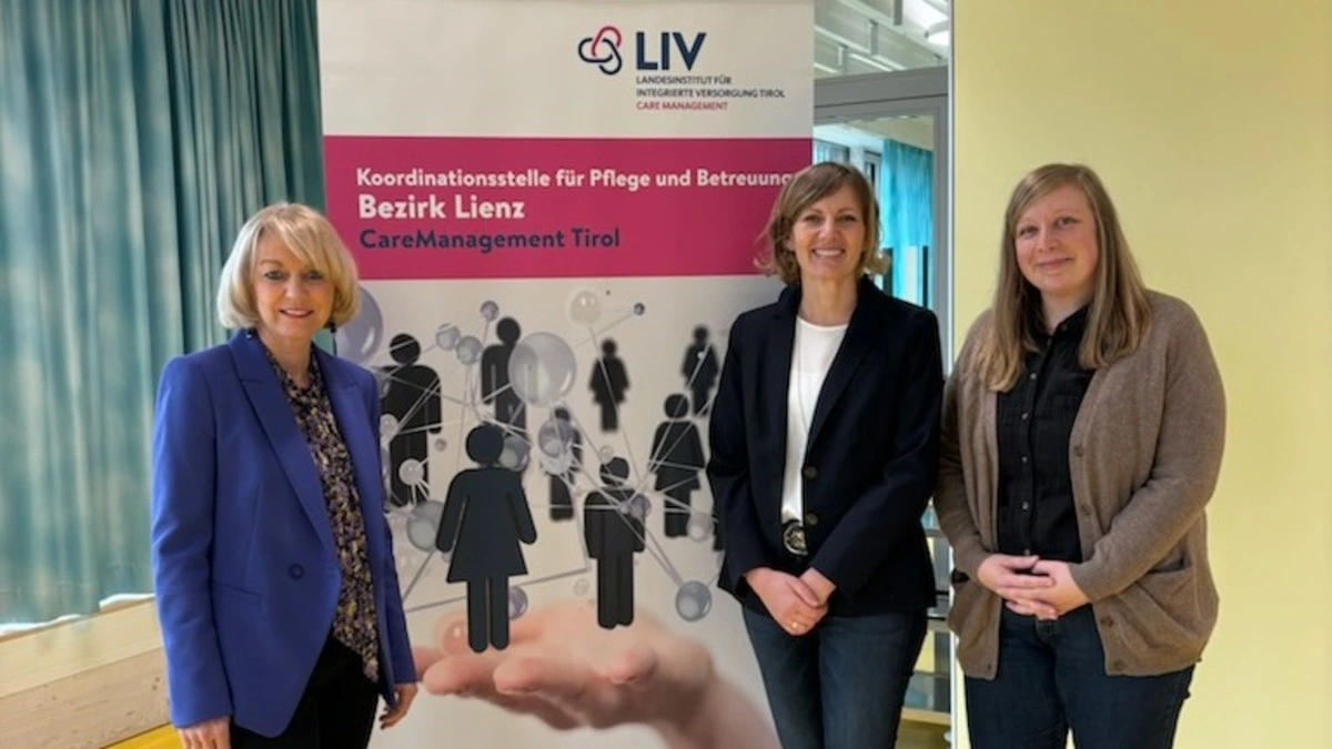 Landeskoordinatorin Gabi Schießling mit Claudia Obererlacher und Elisabeth Ranacher, die Koordinatorinnen für Pflege und Betreuung 