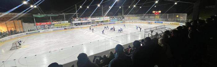 Das Hubener Eisstadion wartet auf ein spektakuläres Match 