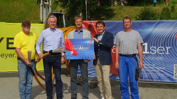 Josef Finger (Baufirma Beyer), Amtsleitung Franz Josef Bernhard, Bürgermeister Martin Lackner, Rudolf Trauntschnig (A1); Vizebürgermeister Thomas Brandstätter