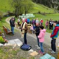 Pfarrer Damian Frysz weihte das Bildstöckl ein