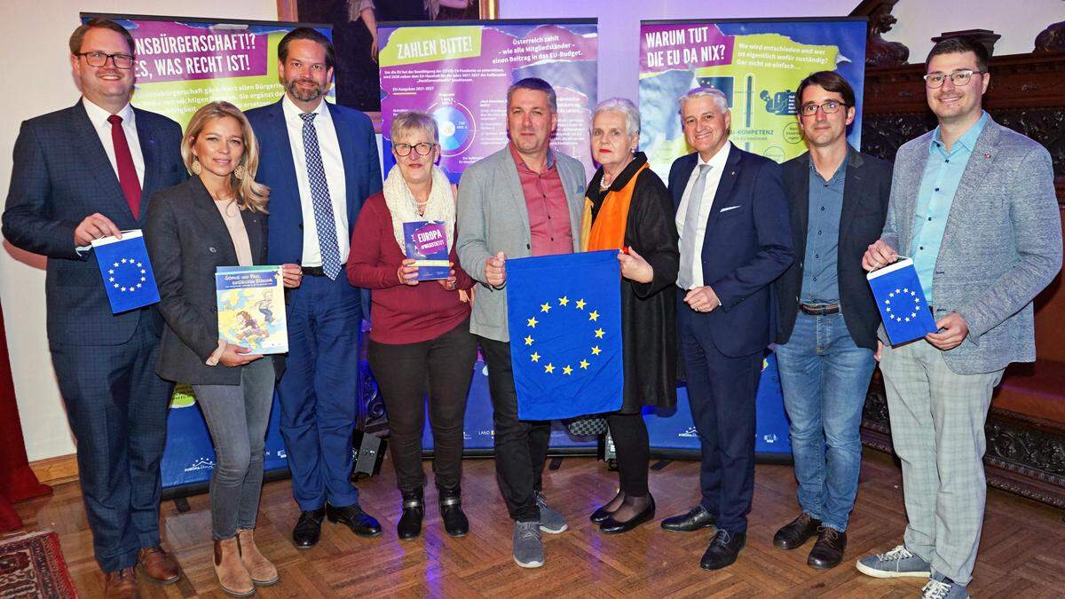 Marc Germeshausen, Gemeinderätin Evelyn Köfer, Lukas Mandl, Gemeinderätin Barbara Samobor, Stadtrat Andreas Unterrieder, Gemeinderätin Anita Ziegler, Gemeinderat Adi Lackner, Christoph Zettinig und Stadtrat Lukas Gradnitzer (von links)