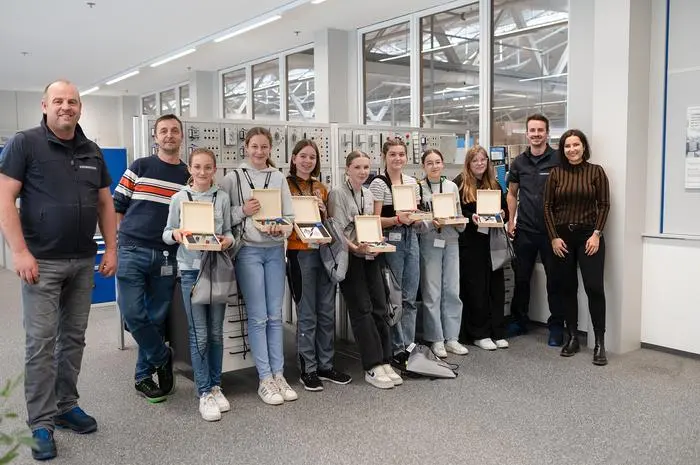 Bei Liebherr durfte auch in den Bereich Logistik geschnuppert werden 
