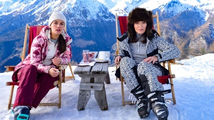 Für den Film „Der Spitzname“ ging es für Janina Uhse und Iris Berben (v.l.) ins Großglockner Resort Kals Matrei