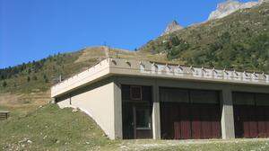 Die alte Lift-Talstation am Staller Sattel steht immer noch 