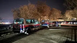 Polizeiautos vor der Schule  | Polizeiautos vor der Schule 