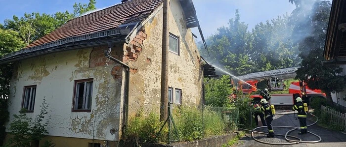 Das Gebäude wurde stark beschädigt