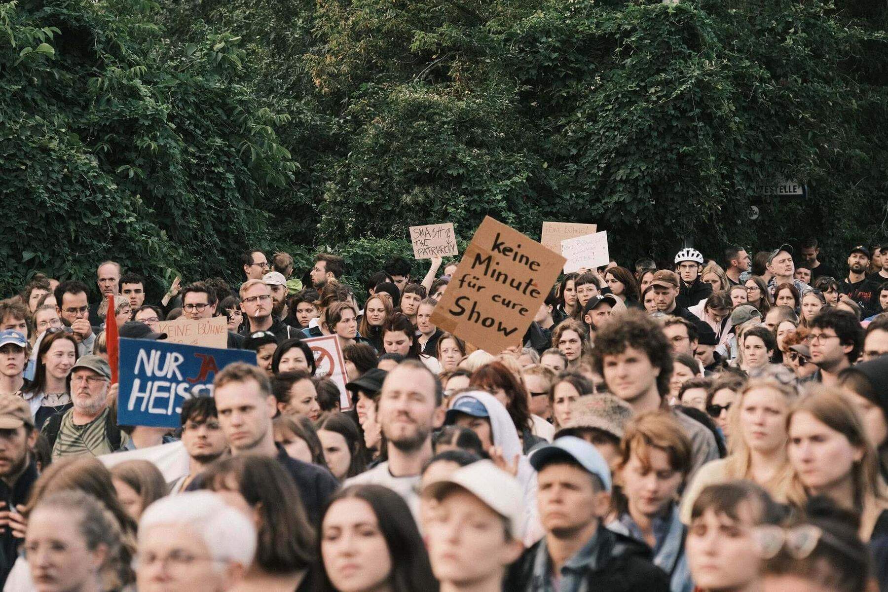 Zivilgesellschaftliche Kampagnenorganisation: Protest gegen Rammstein-Konzerte in Kärnten