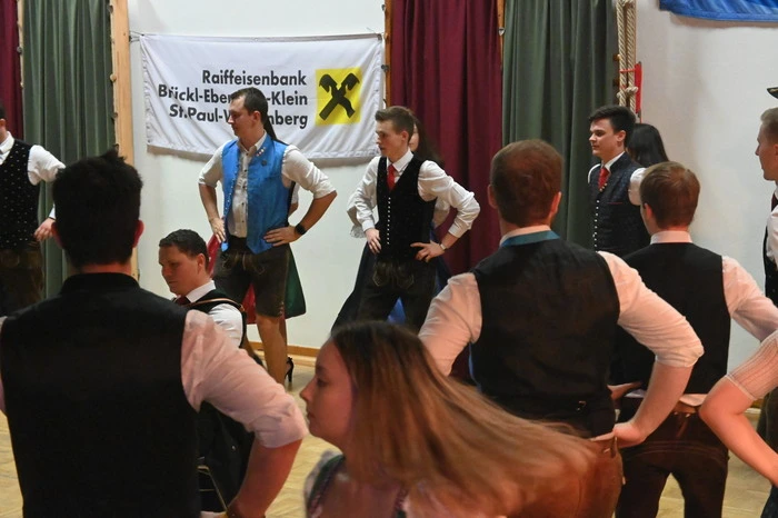 Bitte klicken Sie sich durch die Bilder!