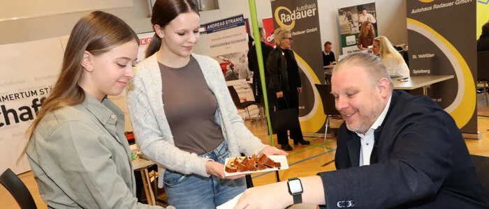 Beim Lehrlingscasting können Schüler mit den Betrieben ins Gespräch kommen