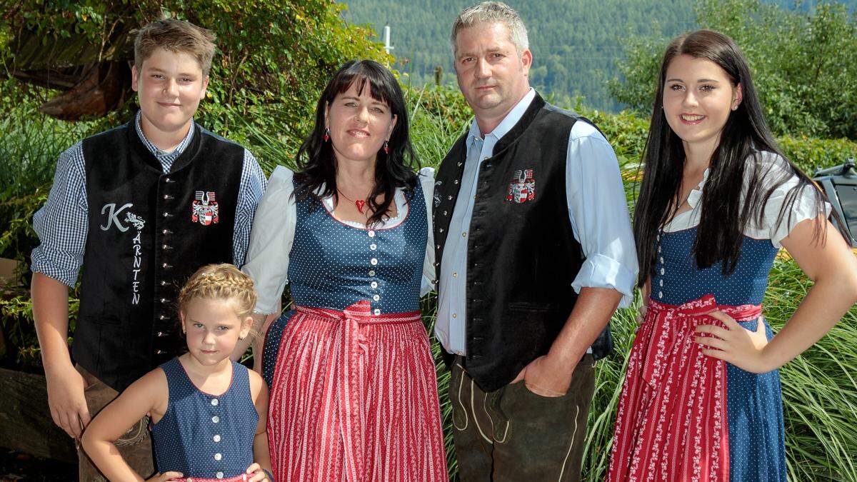 Die Familie Pirker betreibt den Tschadamerhof 