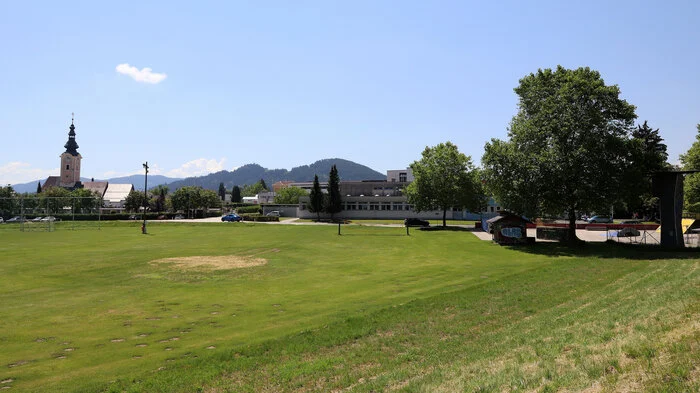 Eine Wiese im Stadtgebiet von Feldkirchen