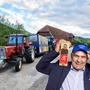 Der Wanderwirt-Konvoi von Lorenz Oberdorfer fährt zu seiner ersten Station