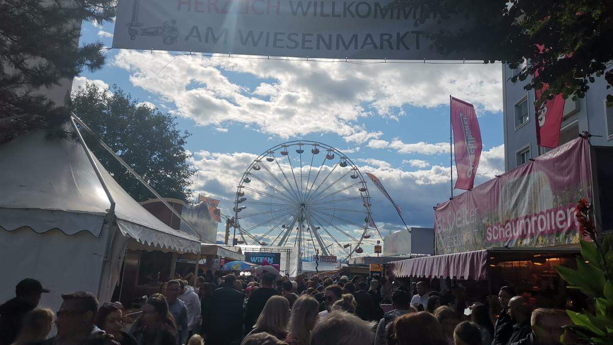 Besser könnte das Wetter für den Wiesenmarkt nicht sein