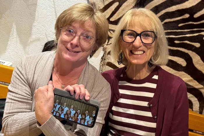Sepp Prugger gründete mit dem legendären Ausspruch „Sing‘ ma ans“ im Gasthof Funder in Mölbling den Chor bei dem in all den Jahrzehnten mehr als 600 Sängerinnen und Sänger mitsangen.